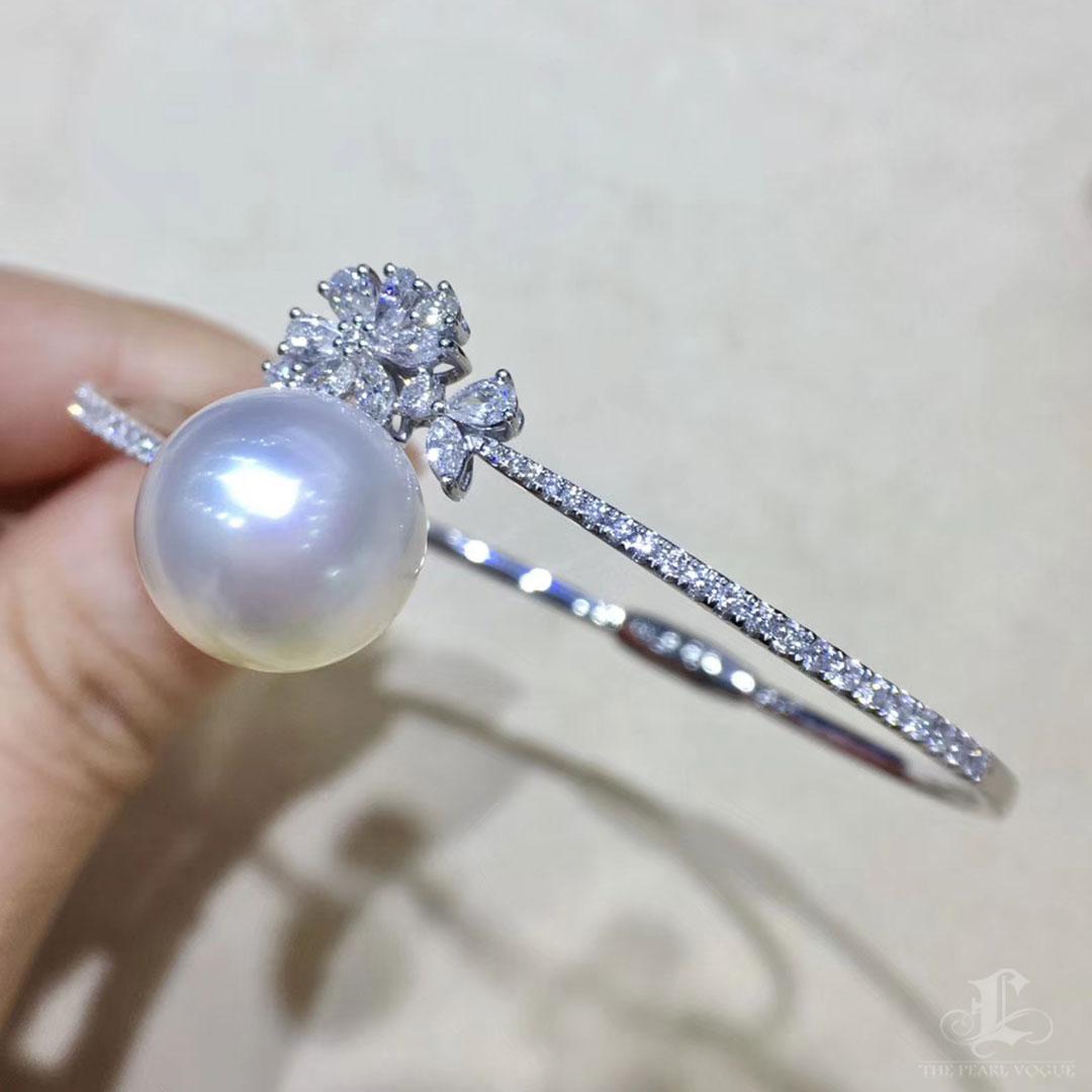 Donna Sinfonia di Vine】 Bracciale di diamanti con perle dei mari del sud Aurora in fiore in vendita
