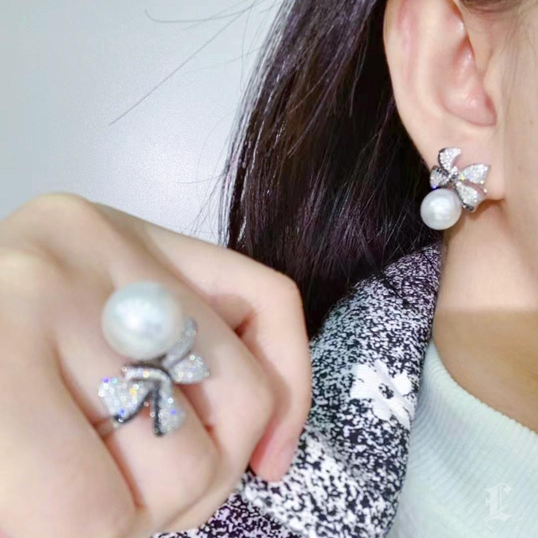 Uncut 【Crown Radiance】Ribbon Charm Aurora South Sea Pearl Diamond Stud Earrings For Sale
