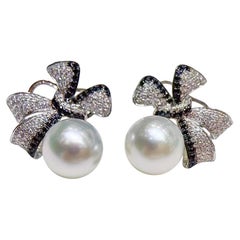 Crown Radiance】Ribbon Charm Aurora Südsee Perle Diamant Ohrstecker