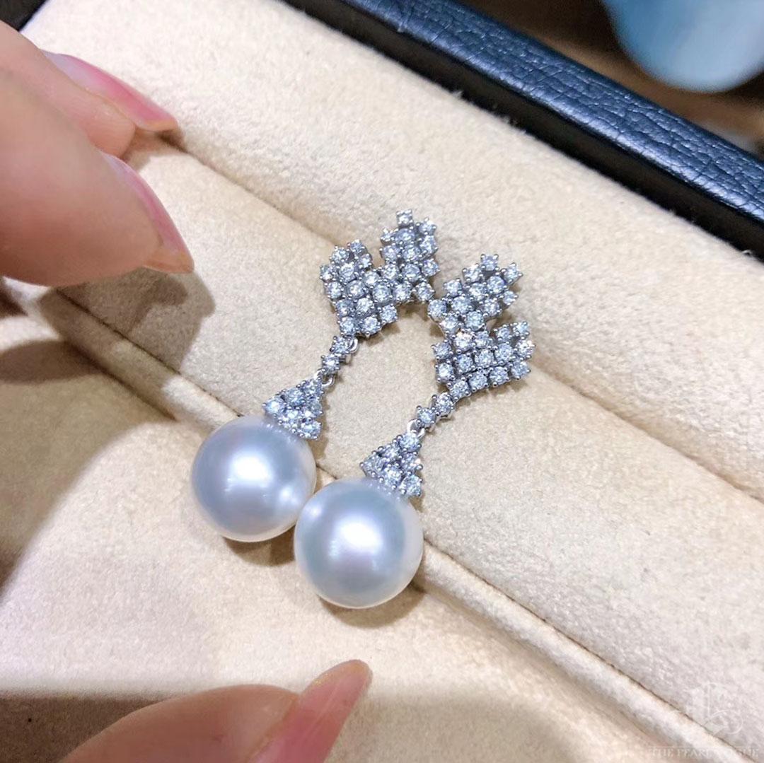 【Vine Symphony】Crystal Vine Aurora South Sea Pearl Diamond Earrings For Sale 1