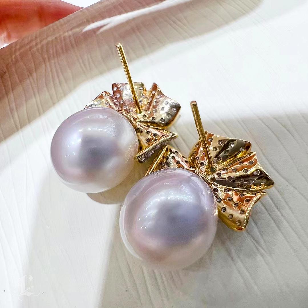【Crown Radiance】Golden Bow Aurora South Sea Pearl Diamond Earrings For Sale 3