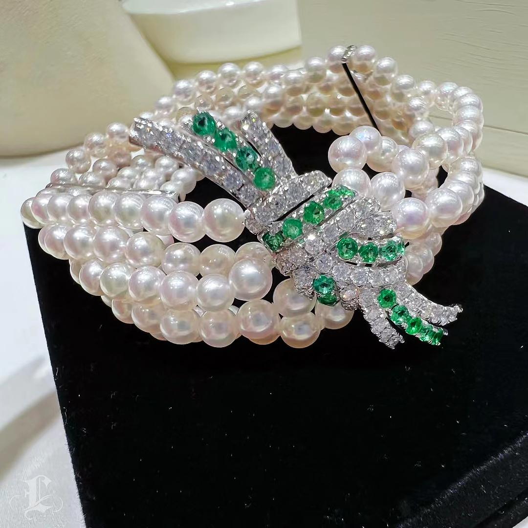Women's 【Sculpted Geometry】Five-Strand Akoya Pearl Bracelet with Diamonds & Emeralds For Sale