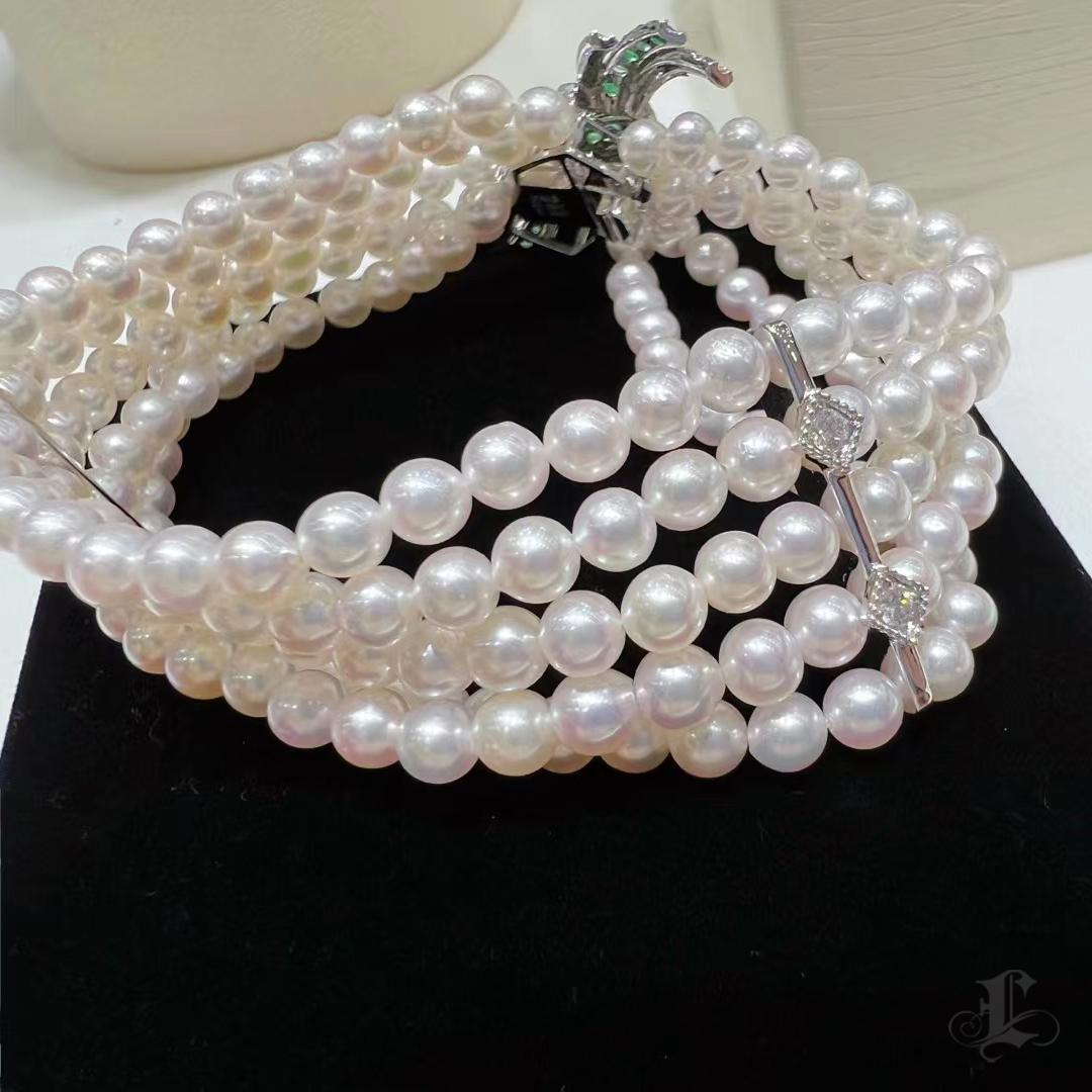 【Sculpted Geometry】Five-Strand Akoya Pearl Bracelet with Diamonds & Emeralds For Sale 3