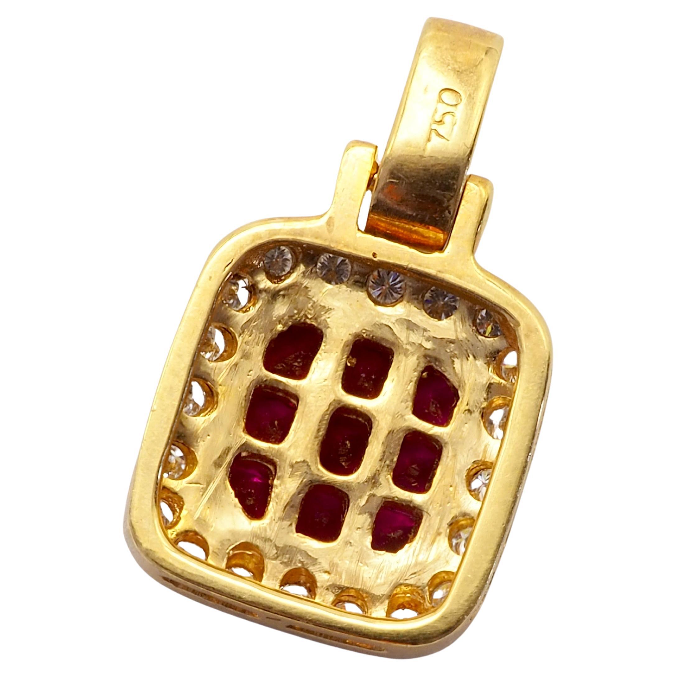 Colgante Invisible de Oro de 18 K con Rubí Cuadrado de 1,25 ct y Diamante de 0,15 ct Corte cuadrado en venta