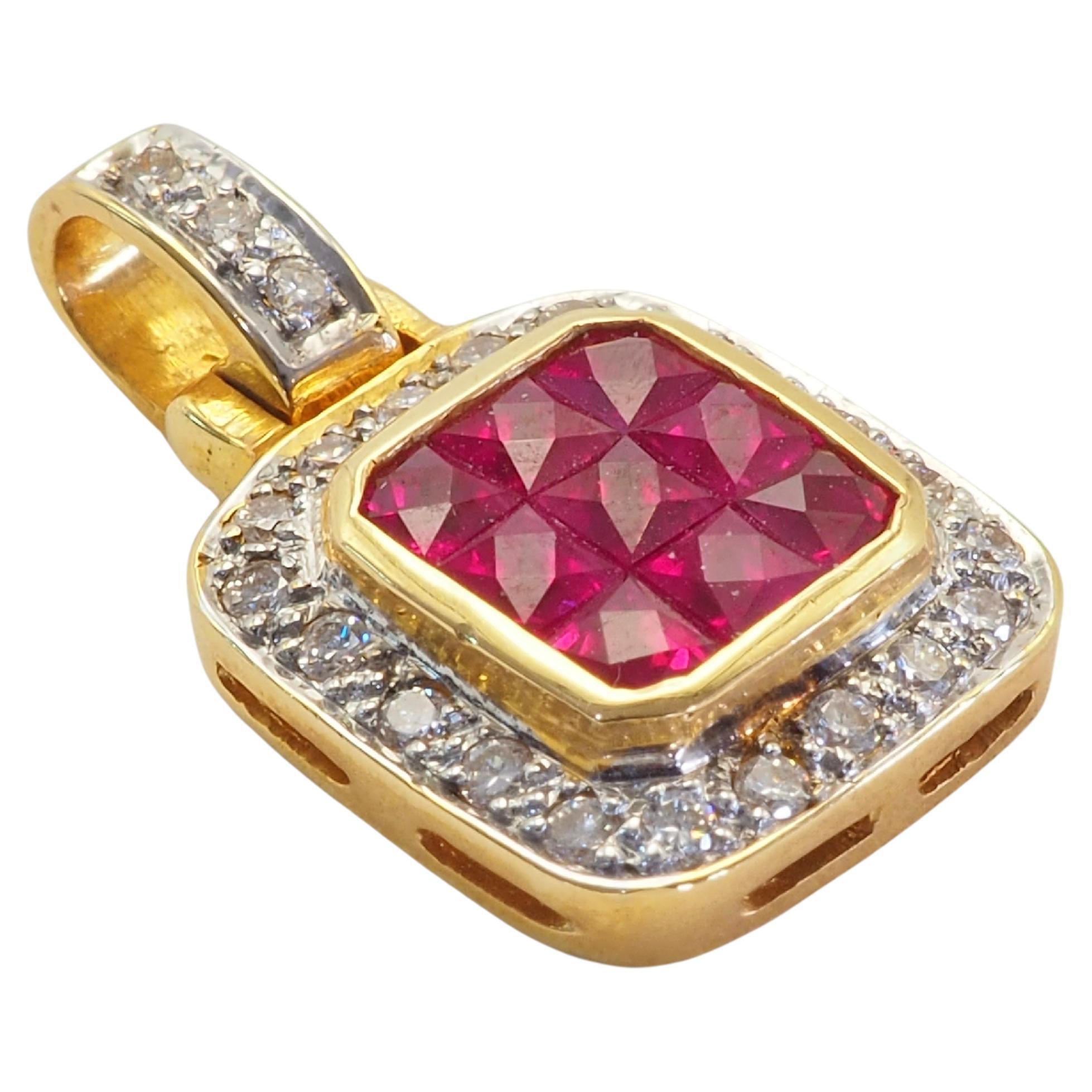 Colgante Invisible de Oro de 18 K con Rubí Cuadrado de 1,25 ct y Diamante de 0,15 ct en Nuevo estado para la venta en เกาะสมุย, TH