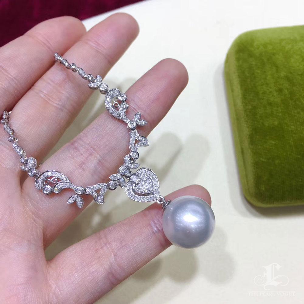 【Crown Radiance】Royal Garland Aurora South Sea Pearl Diamond Pendant Necklace en vente 1