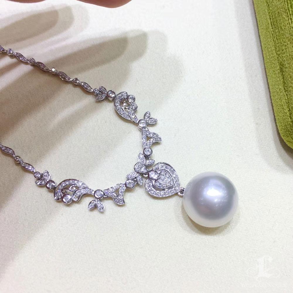 【Crown Radiance】Royal Garland Aurora South Sea Pearl Diamond Pendant Necklace Pour femmes en vente
