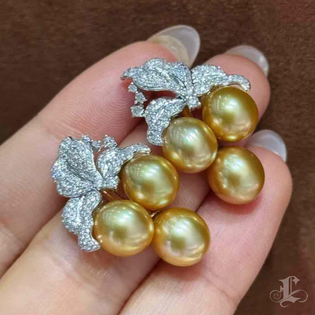 【Vine Symphony】Golden Bloom South Sea Pearl Cluster Diamond Earrings In New Condition For Sale In New York, NY