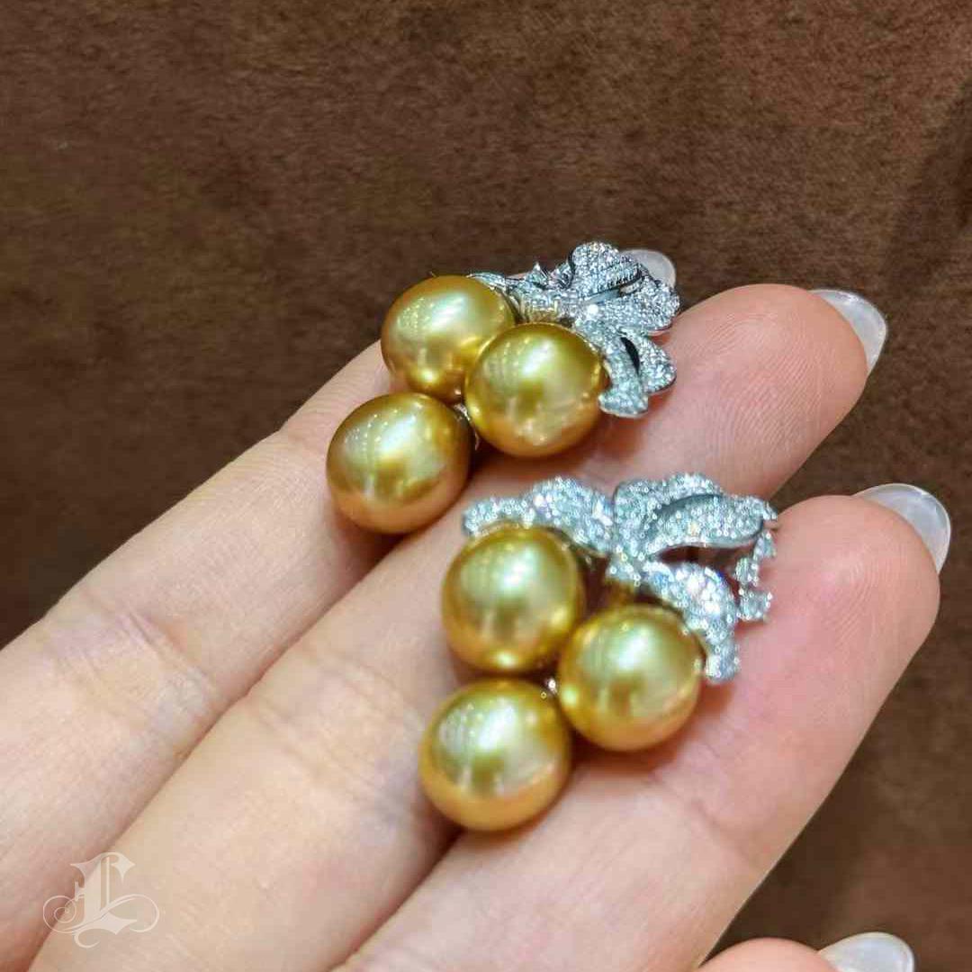 【Vine Symphony】Golden Bloom South Sea Pearl Cluster Diamond Earrings For Sale 2