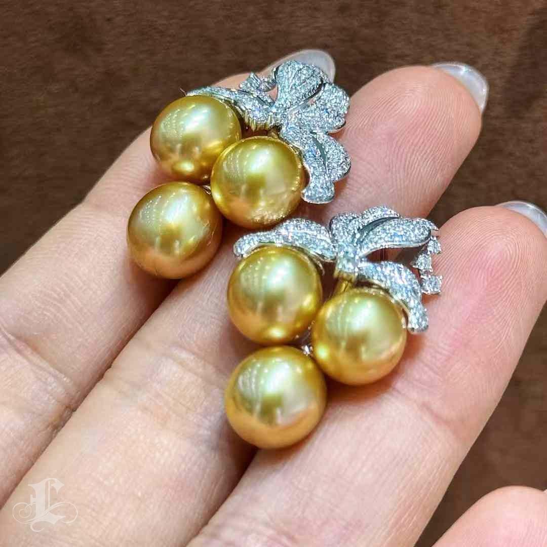 【Vine Symphony】Golden Bloom South Sea Pearl Cluster Diamond Earrings For Sale 3