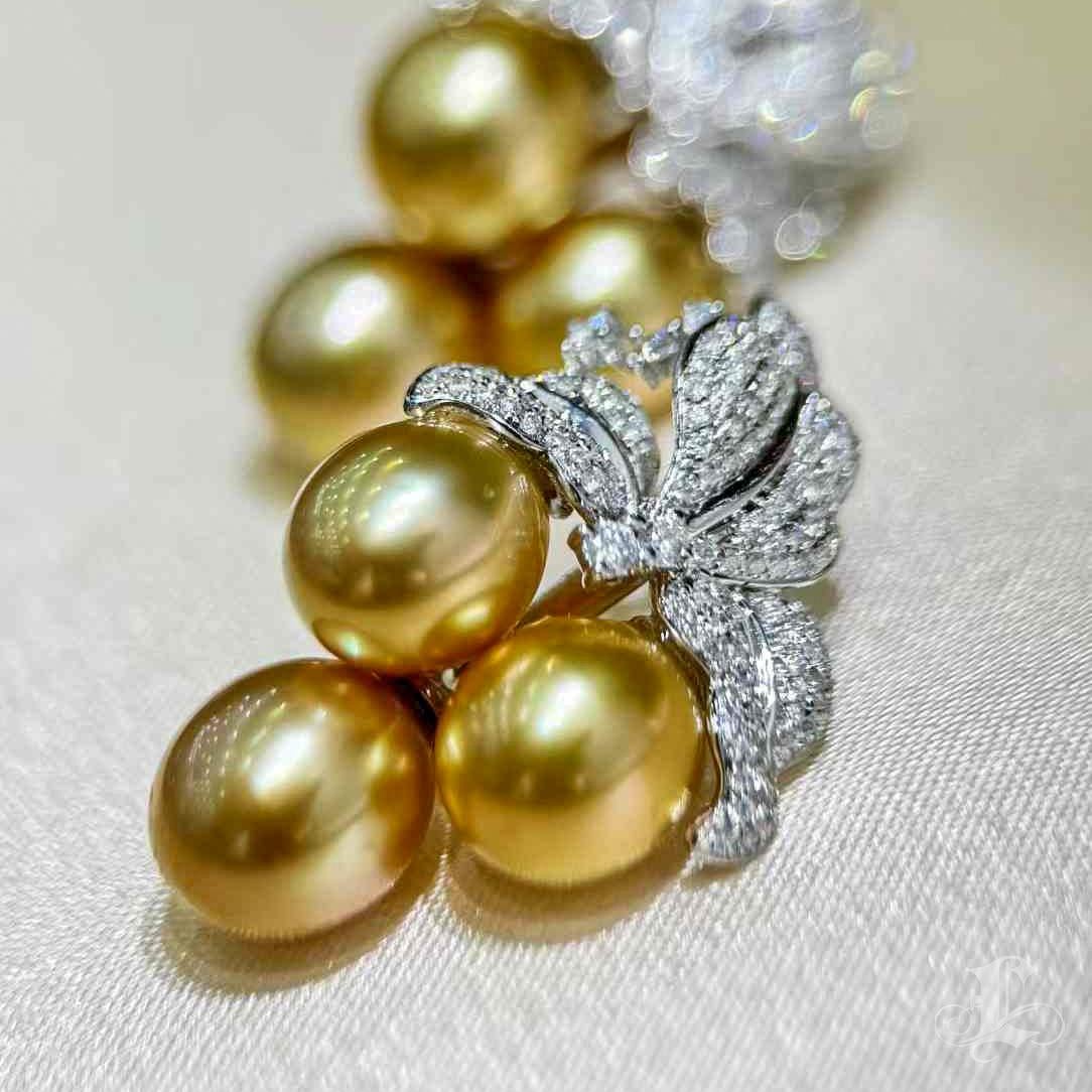 【Vine Symphony】Golden Bloom South Sea Pearl Cluster Diamond Earrings For Sale 4