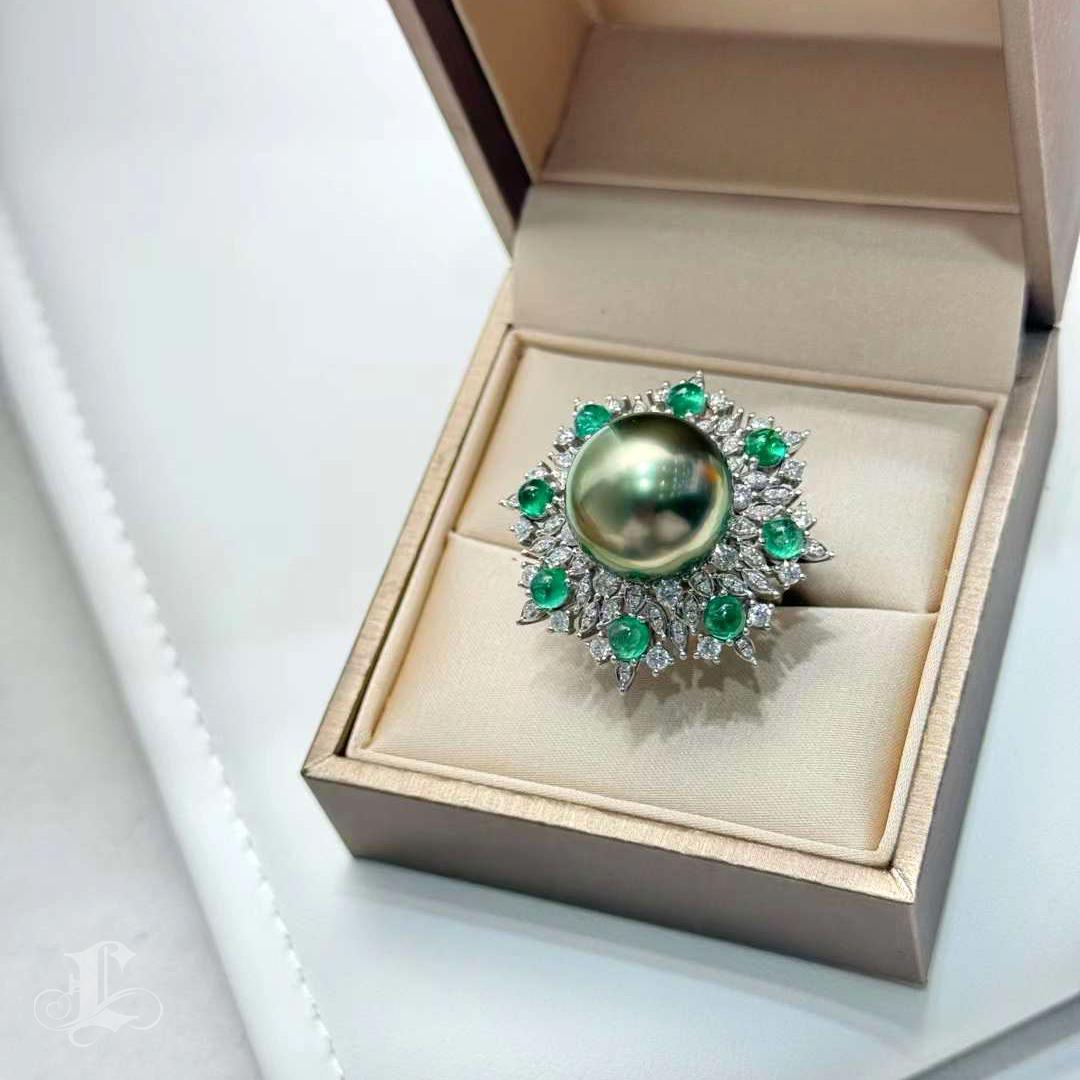 【Crown Radiance】Aurora Bloom Emerald Tahitian Pearl Diamond Ring For Sale 6
