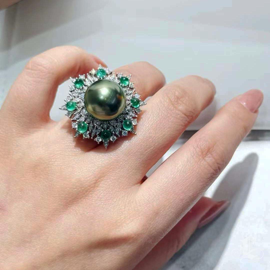Uncut 【Crown Radiance】Aurora Bloom Emerald Tahitian Pearl Diamond Ring For Sale