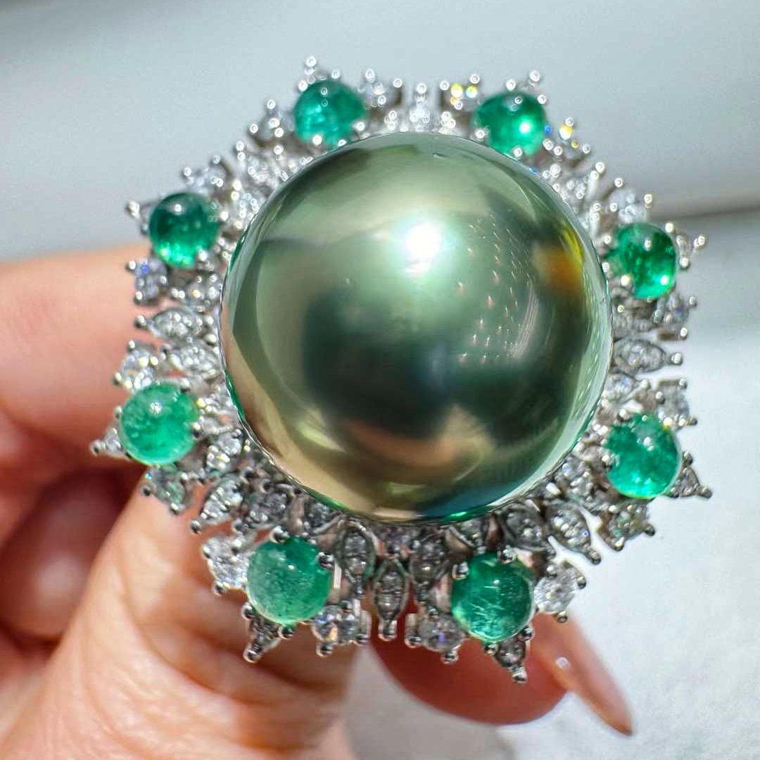 【Crown Radiance】Aurora Bloom Emerald Tahitian Pearl Diamond Ring For Sale 4