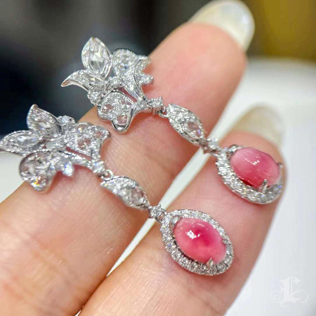 【Conchéa】Flame Conch Pearl & Diamond Drop Earrings — 2.55ct For Sale 3