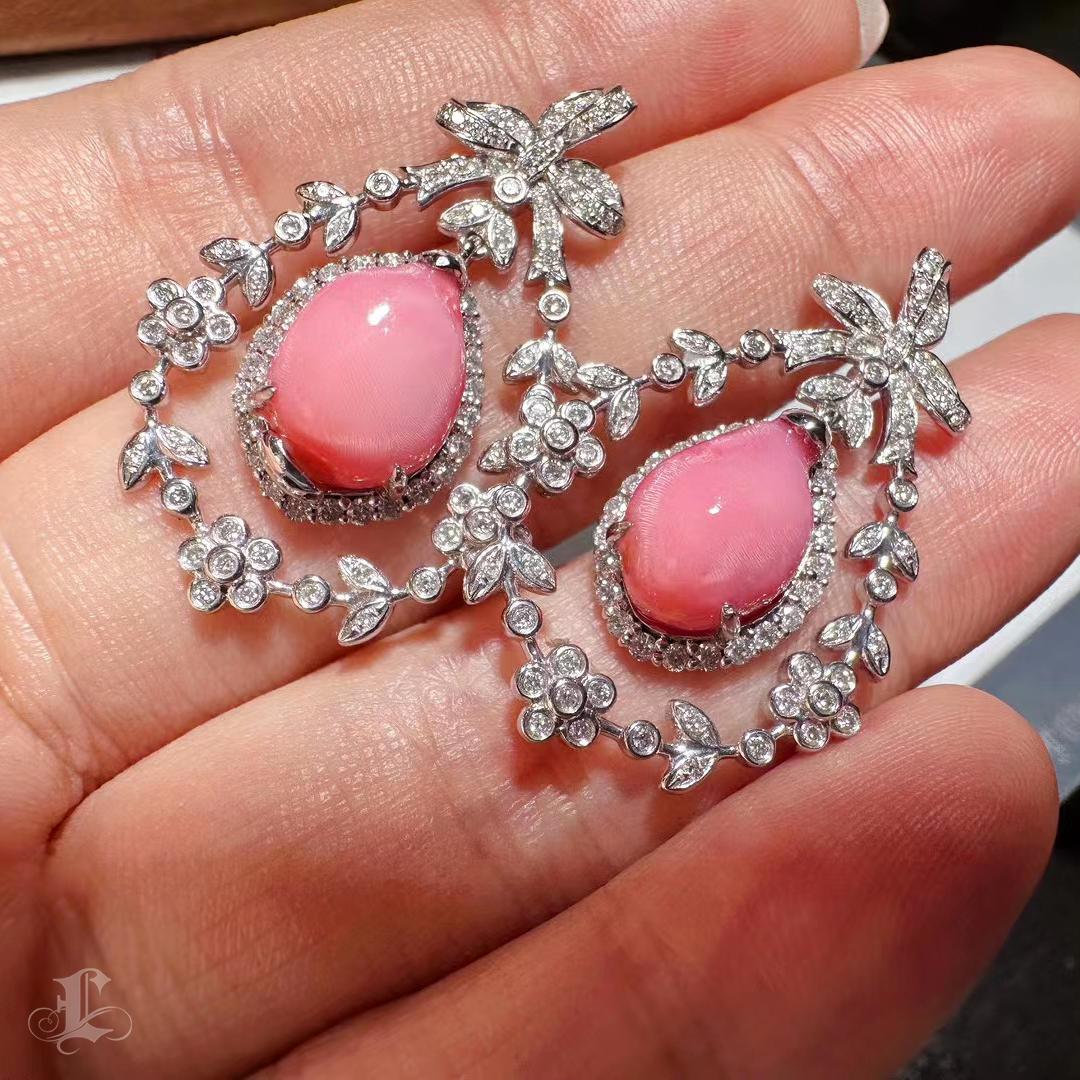 【Conchéa】Orecchini di perle e diamanti con arco di Duchessa - 8.99ct In condizioni Nuovo in vendita a New York, NY