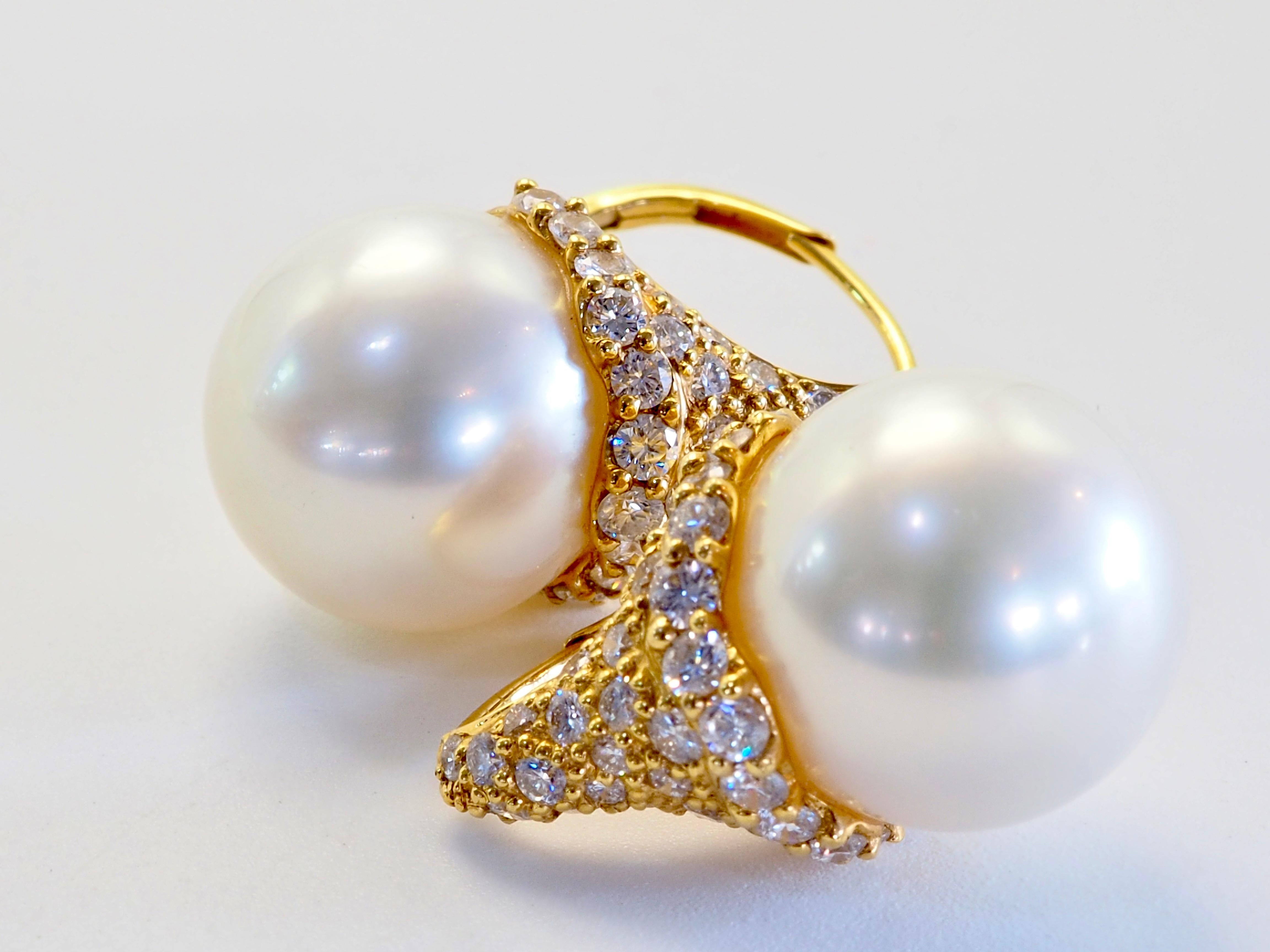 Boucles d'oreilles clip en or 18 carats perle blanche des mers du sud de 13,2 mm et diamant de 0,80 carat Neuf - En vente à เกาะสมุย, TH