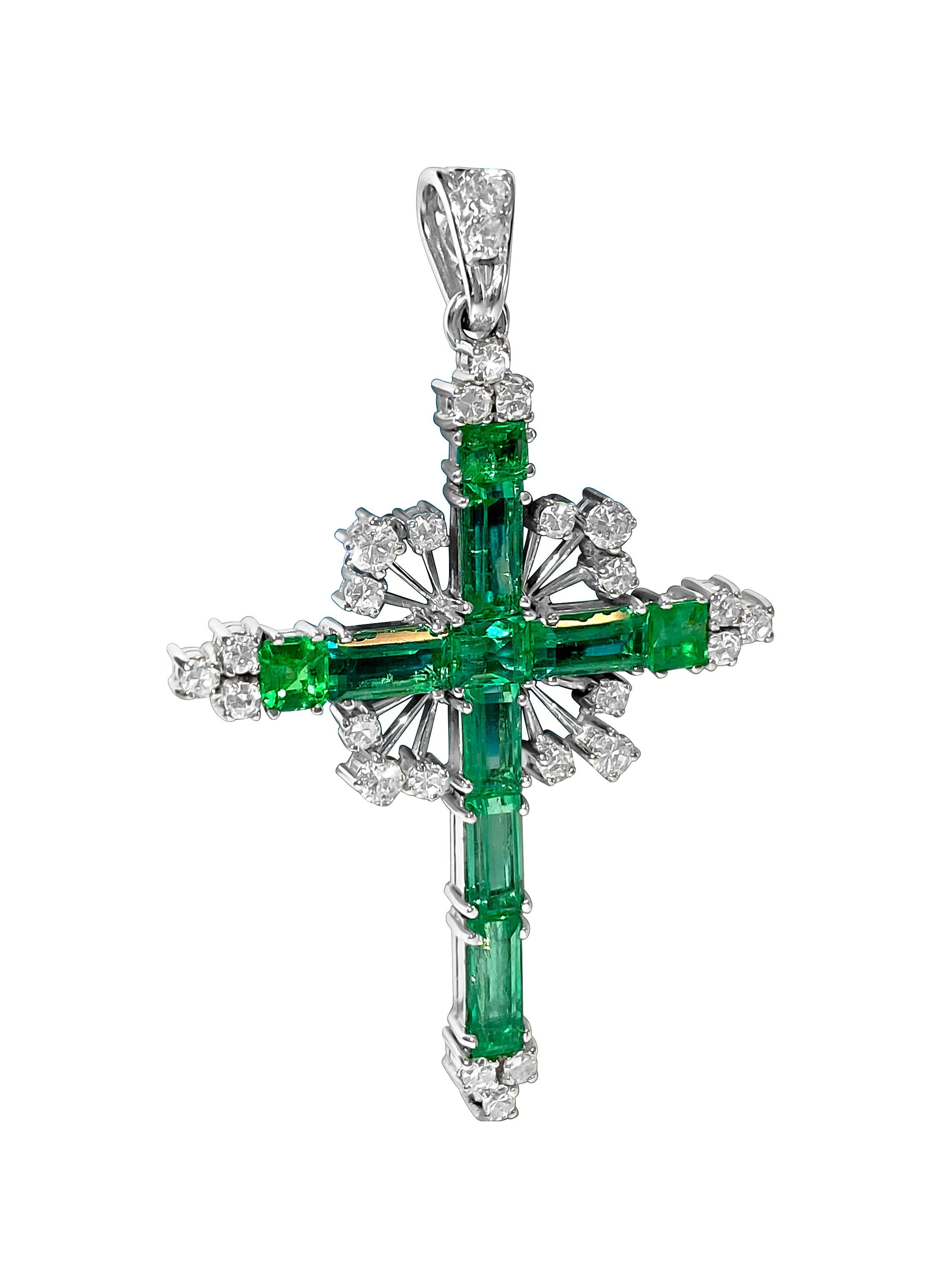 Colgante de oro de 18 quilates, esmeralda colombiana de 13,50 ct y diamantes Art Decó en venta