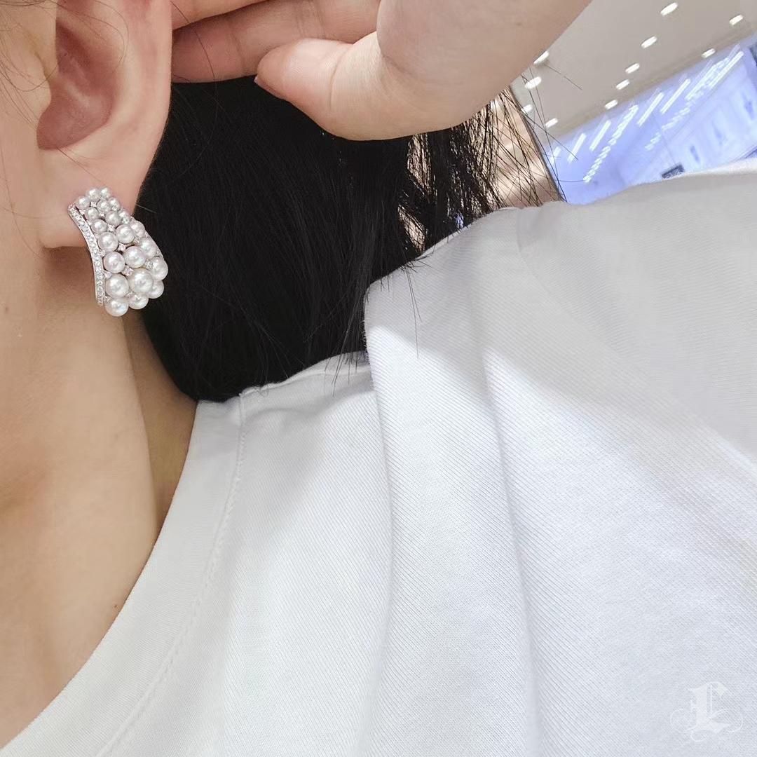Uncut 【Crown Radiance】Cascade Luxe Aurora Baby Akoya Pearl Diamond Earrings For Sale