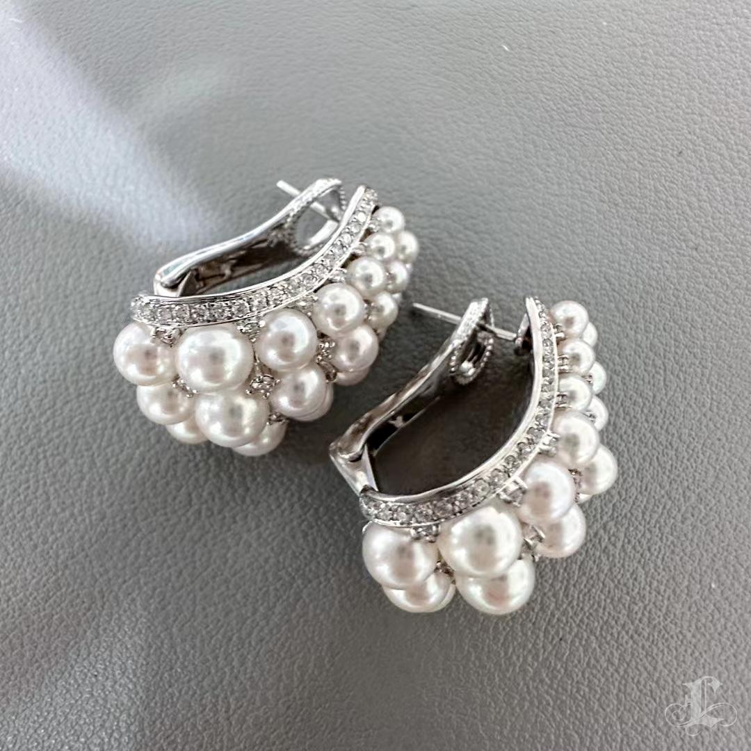 【Crown Radiance】Cascade Luxe Aurora Baby Akoya Pearl Diamond Earrings For Sale 1