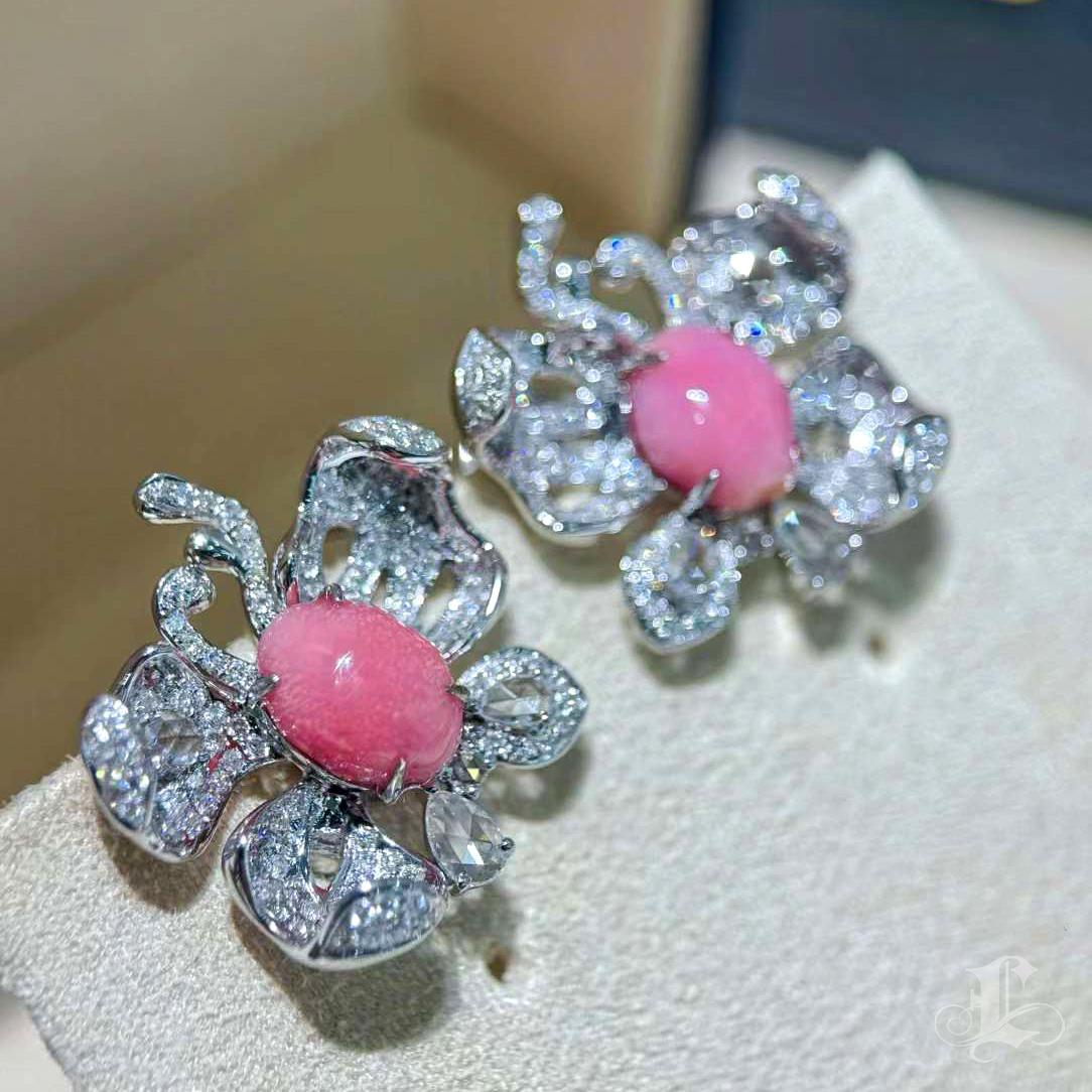 Women's 【Conchéa】Empress Papillon Conch Pearl & Diamond Earrings — 4.65ct For Sale