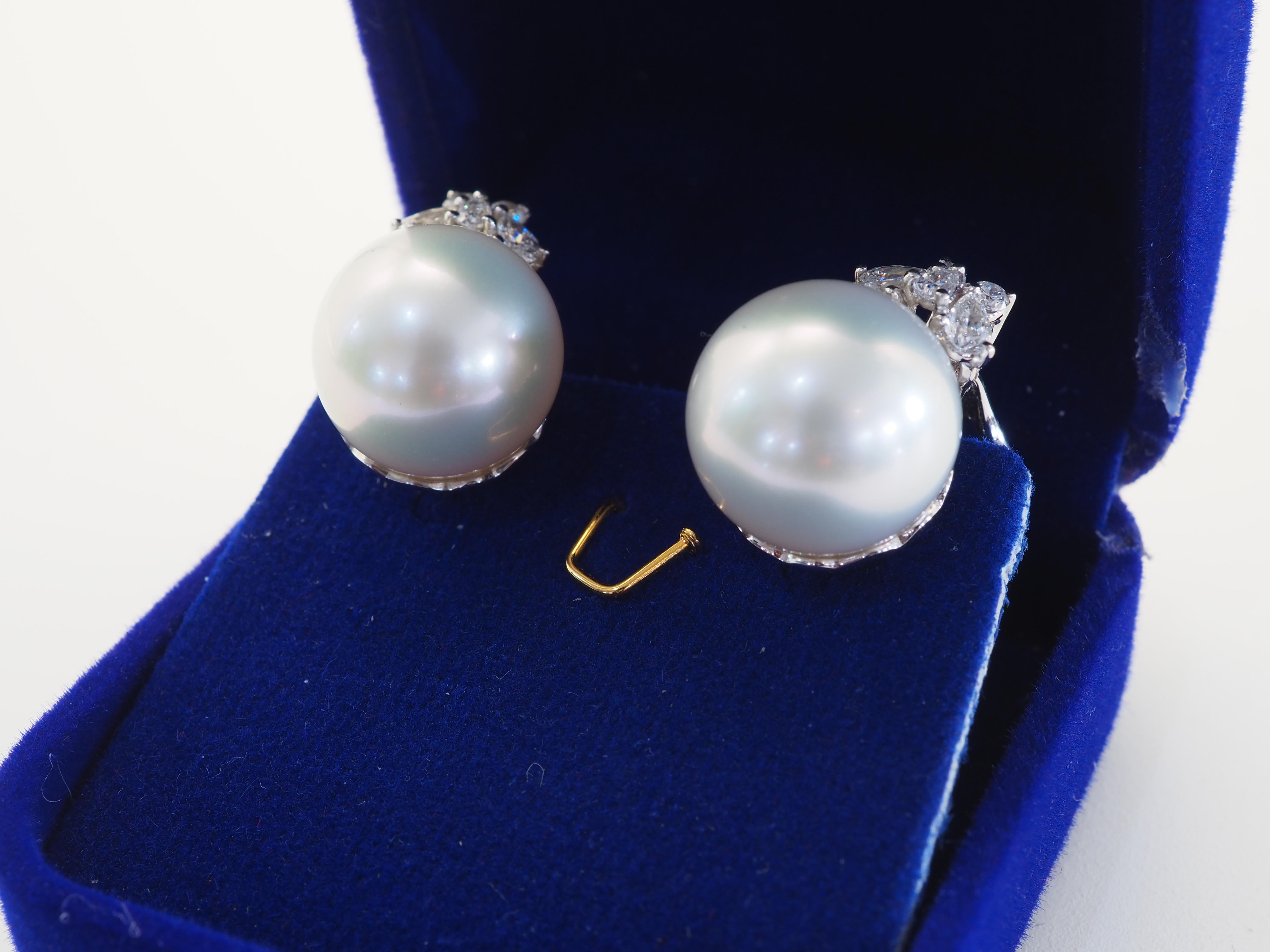 Boucles d'oreilles Clips en or 18K avec perle blanche des mers du Sud de 14 mm et diamant de 0,80 ct. en vente 4