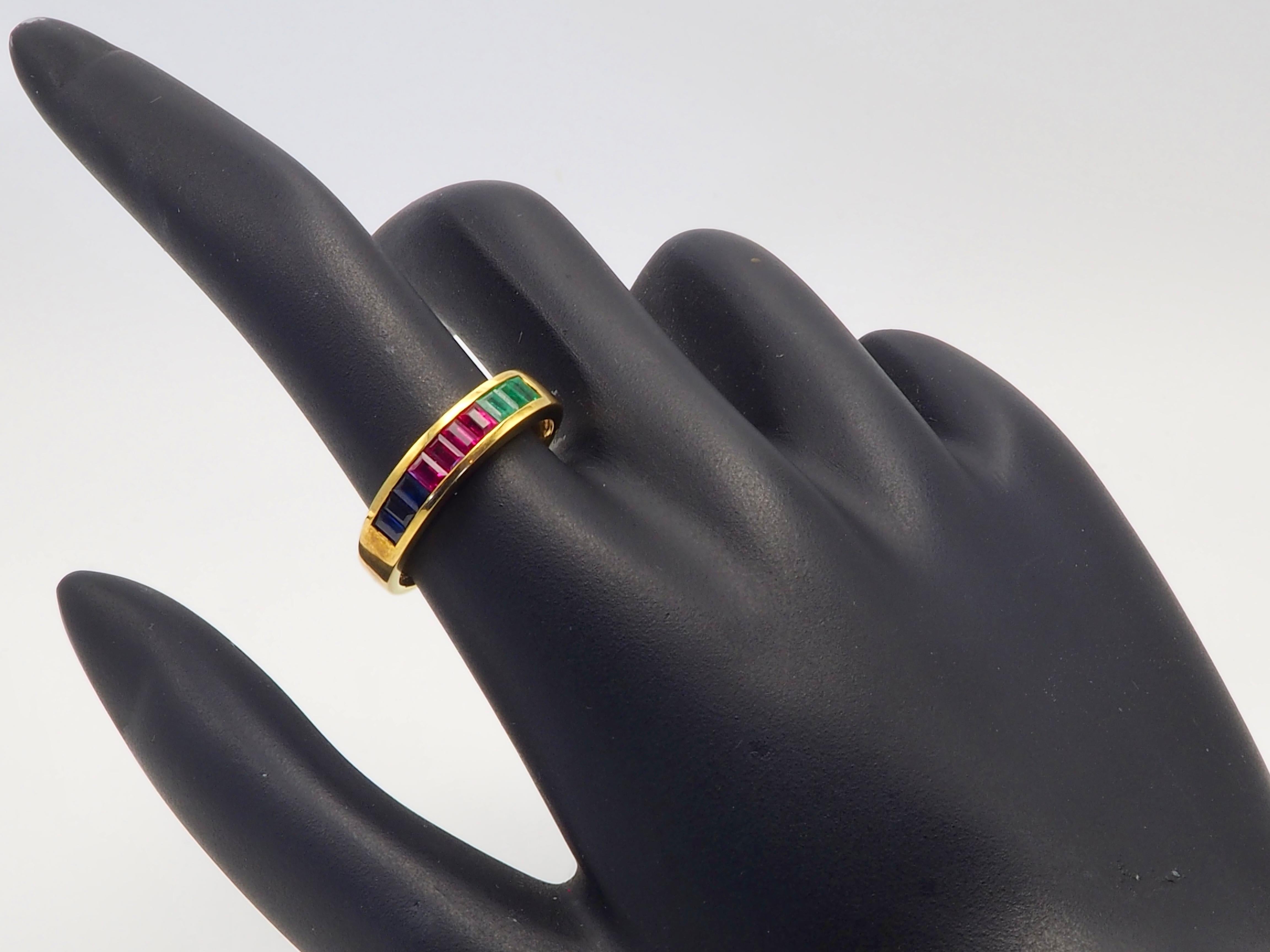 Anillo vintage de oro de 18 quilates con zafiro baguette, rubí y esmeralda de 1,50 quilates 1