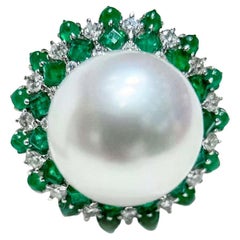 Bague cocktail émeraude en étoile Halo Aurora perle des mers du sud