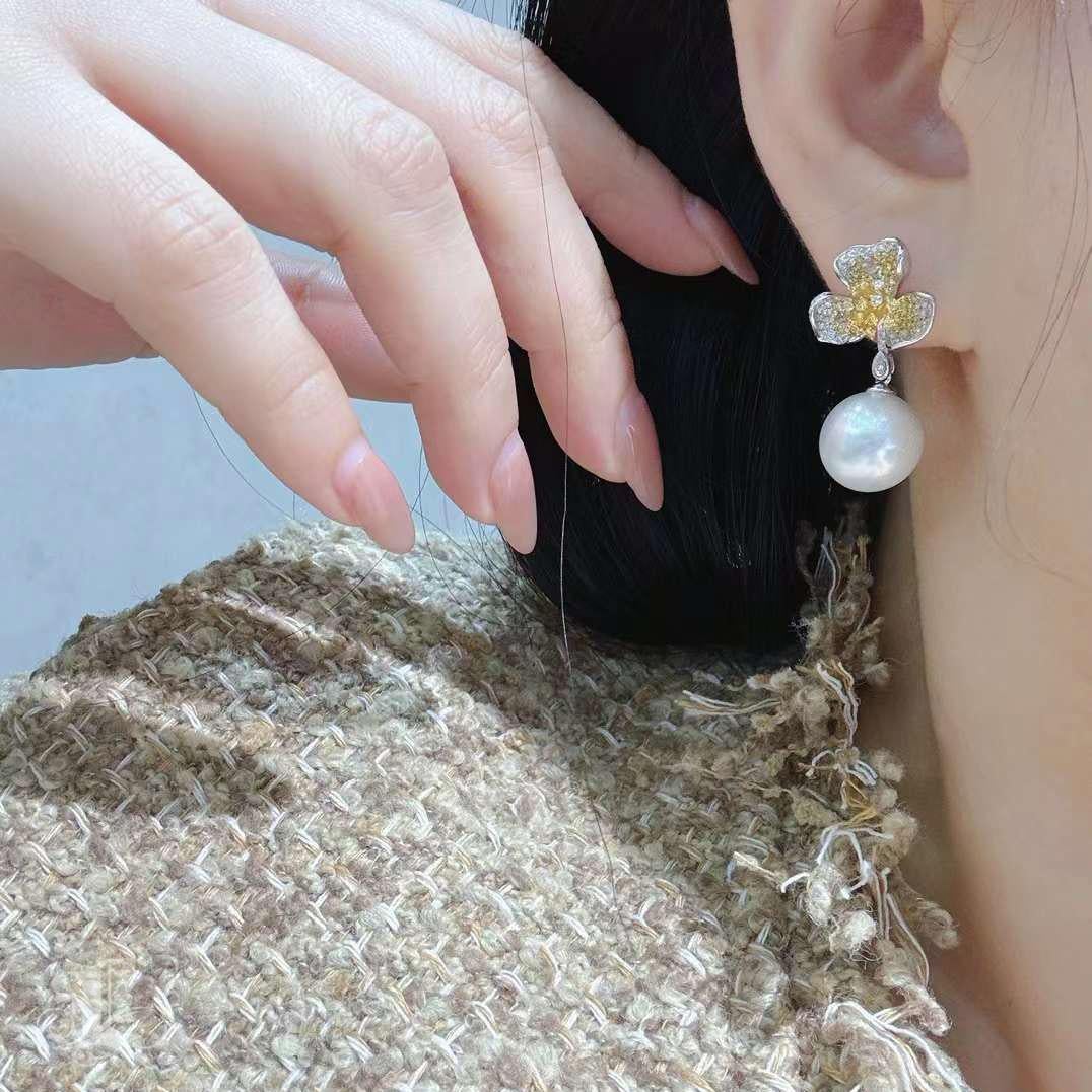 Uncut 【Vine Symphony】Dancing Blossom Aurora South Sea Pearl and Diamond Earrings For Sale