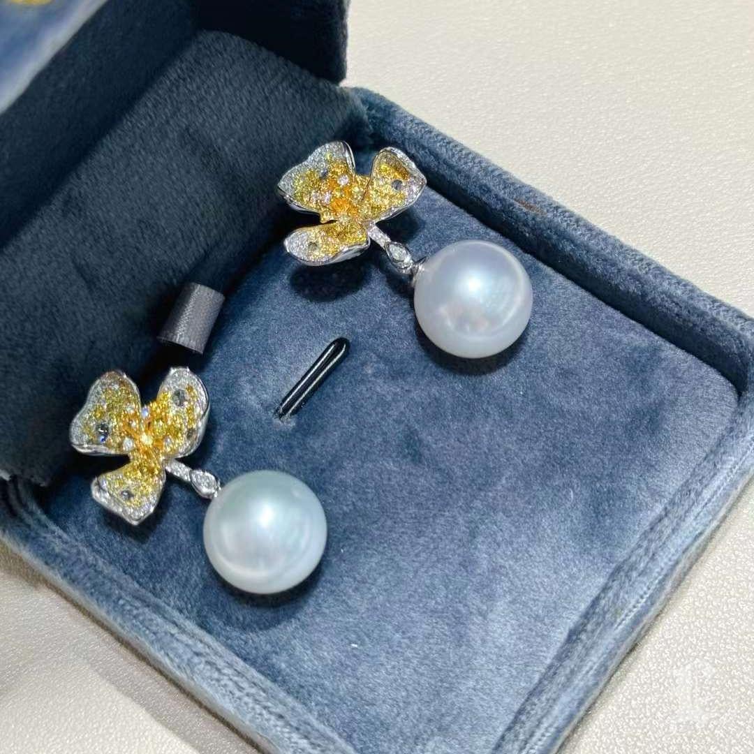 【Vine Symphony】Dancing Blossom Aurora South Sea Pearl and Diamond Earrings For Sale 2