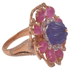 Or 18 carats 1,57 carat  Bague en diamants et tanzanite de 6,36 carats et rubis de 6,18 carats