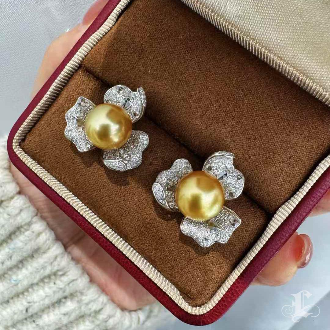 【Vine Symphony】Golden Petal Aurora South Sea Pearl Diamond Leaf Earrings For Sale 6