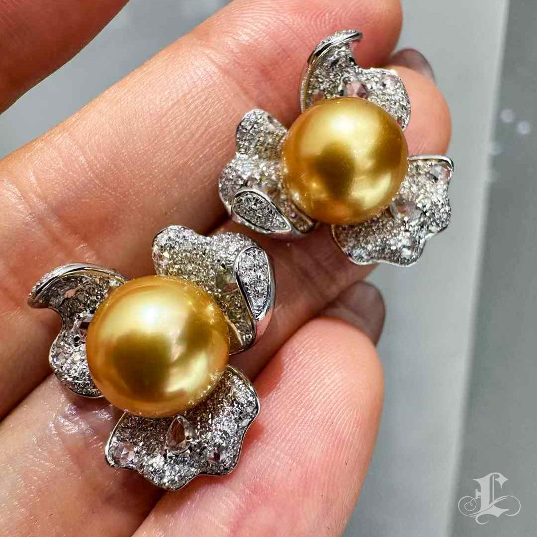Women's 【Vine Symphony】Golden Petal Aurora South Sea Pearl Diamond Leaf Earrings For Sale