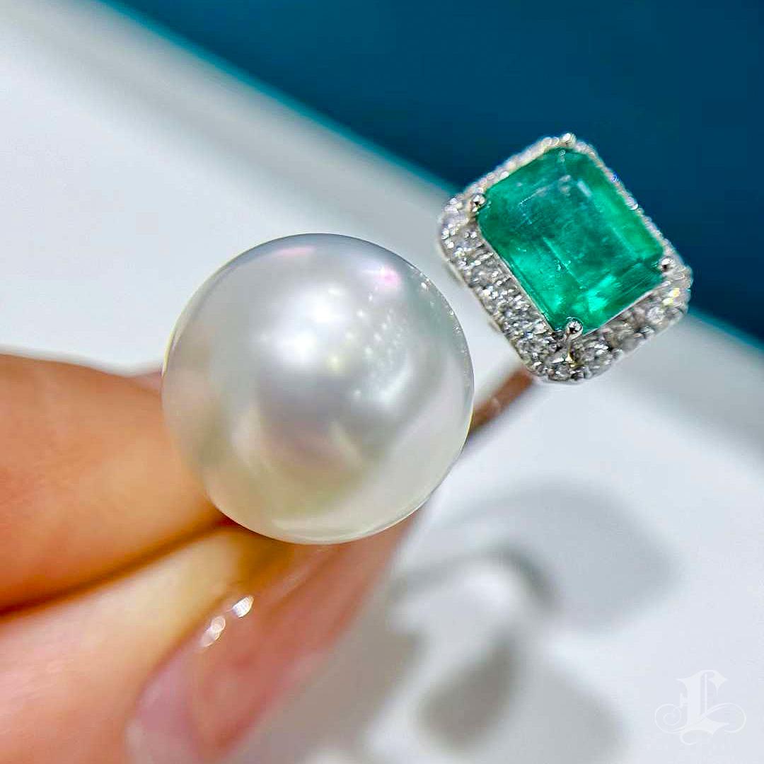【Sculpted Geometry】Twin Gleam Emerald Aurora South Sea Pearl Diamond Ring For Sale 3