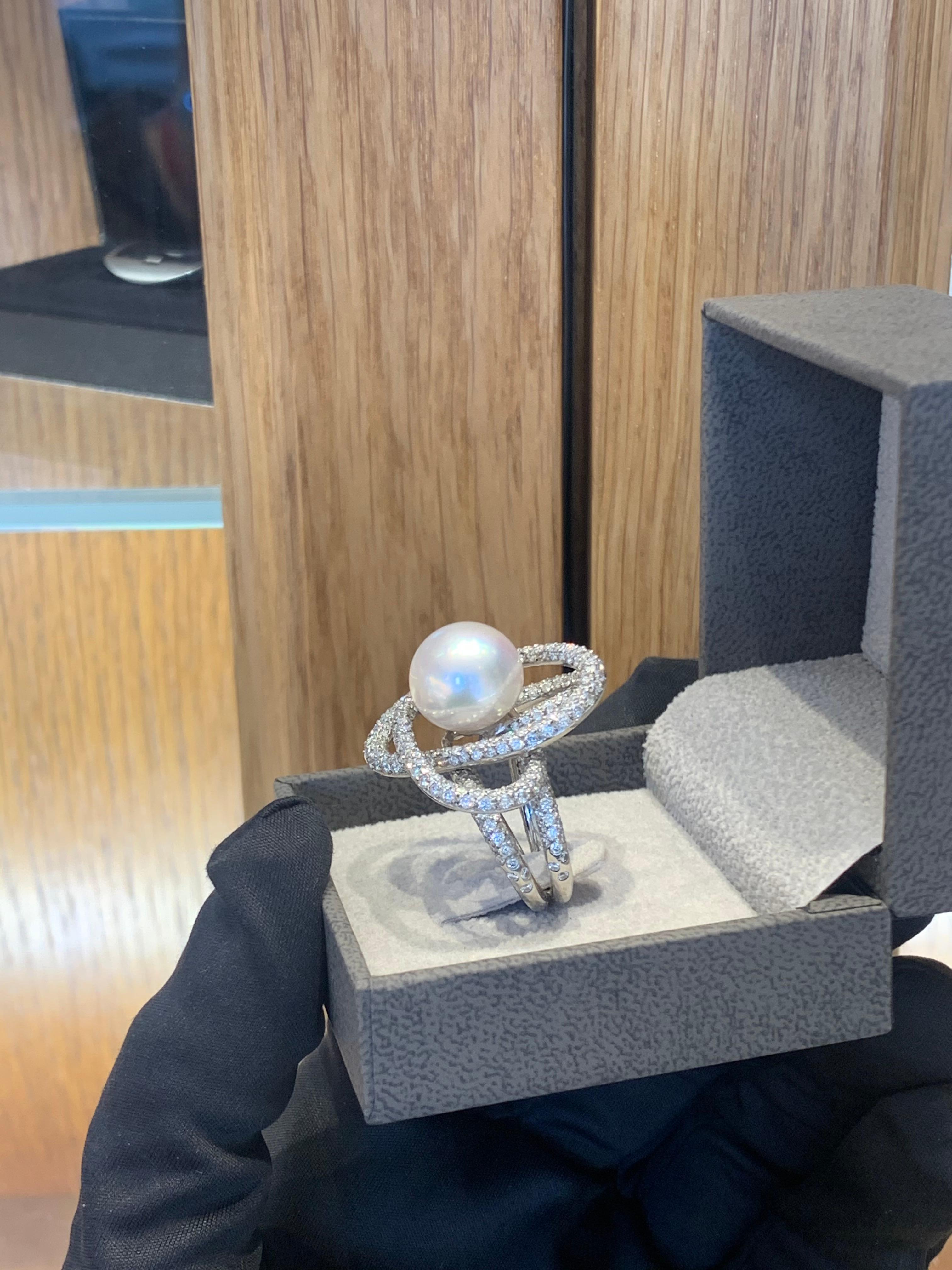 18k Gold 15mm White Pearl & 3.0 Carats Diamond Cocktail Ring For Sale 5