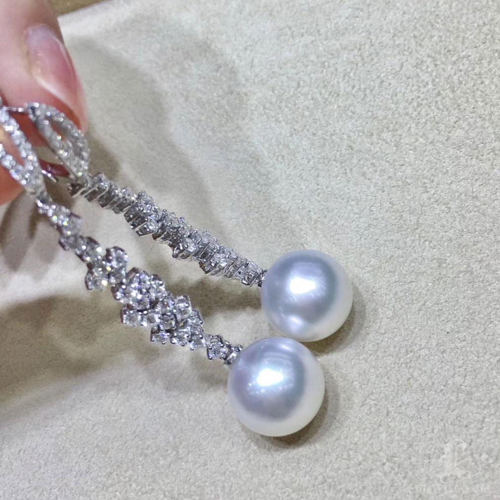 【Vine Symphony】Fountain Line Aurora South Sea Pearl & Diamond Drop Earrings For Sale 4