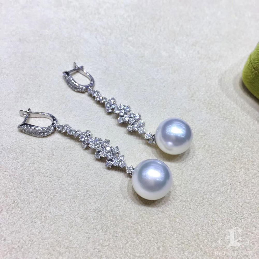 【Vine Symphony】Fountain Line Aurora South Sea Pearl & Diamond Drop Earrings For Sale 5