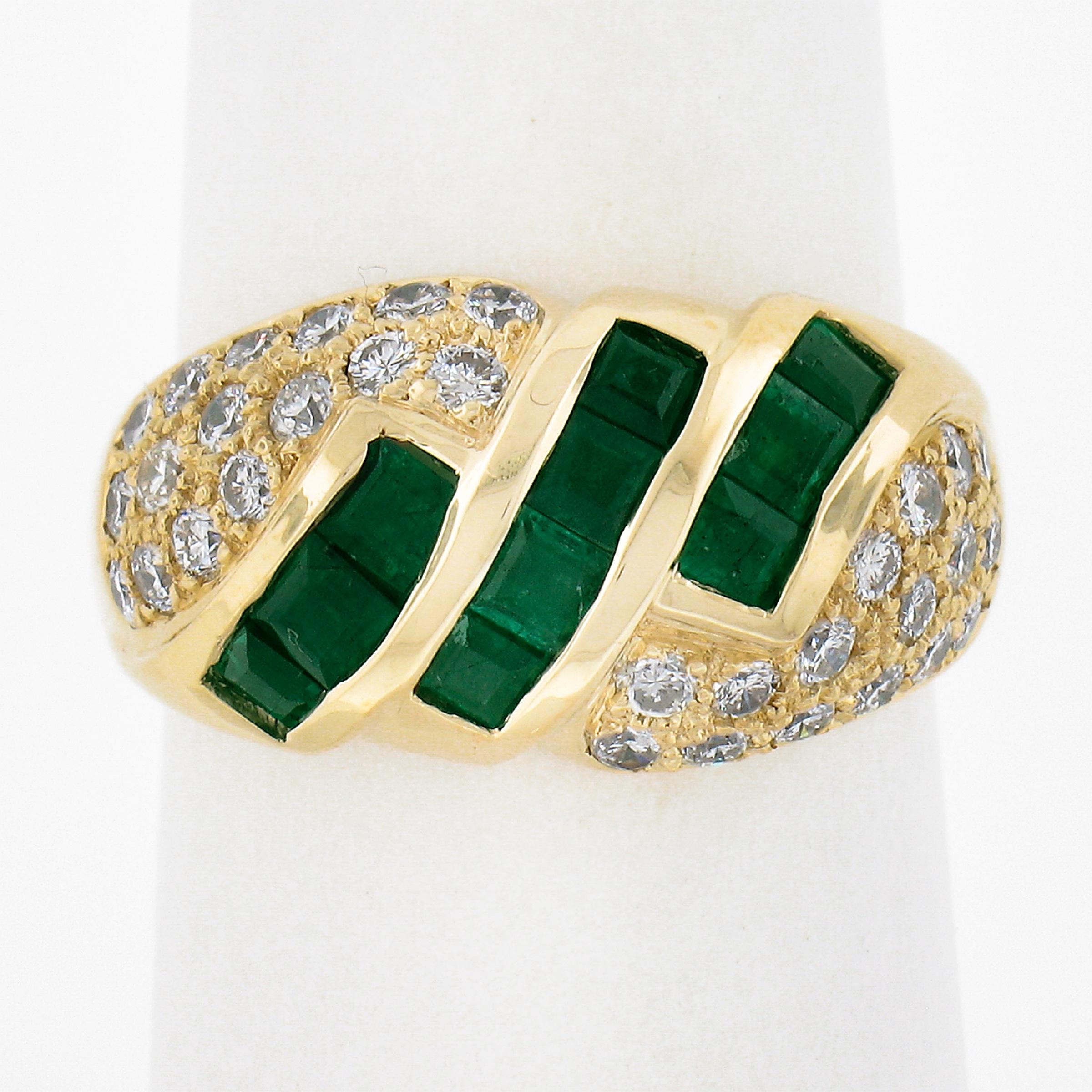 --Stein(e):--
(10) Natürliche echte Smaragde - Quadratischer Stufenschliff - Kanalfassung - Lebendige grüne Farbe - 1,0ctw (ca.)
(32) Natürliche echte Diamanten - runder Brillantschliff - Pave Set - Farbe F/G - Reinheit VS1-SI1 - 0,65ctw (ca.)
Karat
