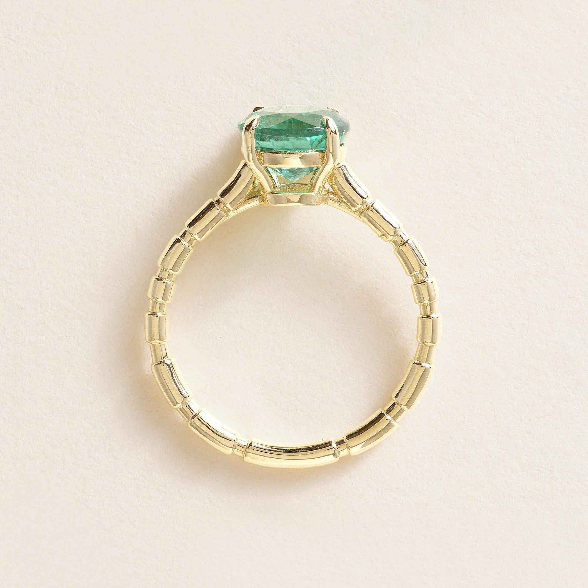 18K Gold 1,67 Karat Smaragd Runde Solitär Ring (Moderne) im Angebot
