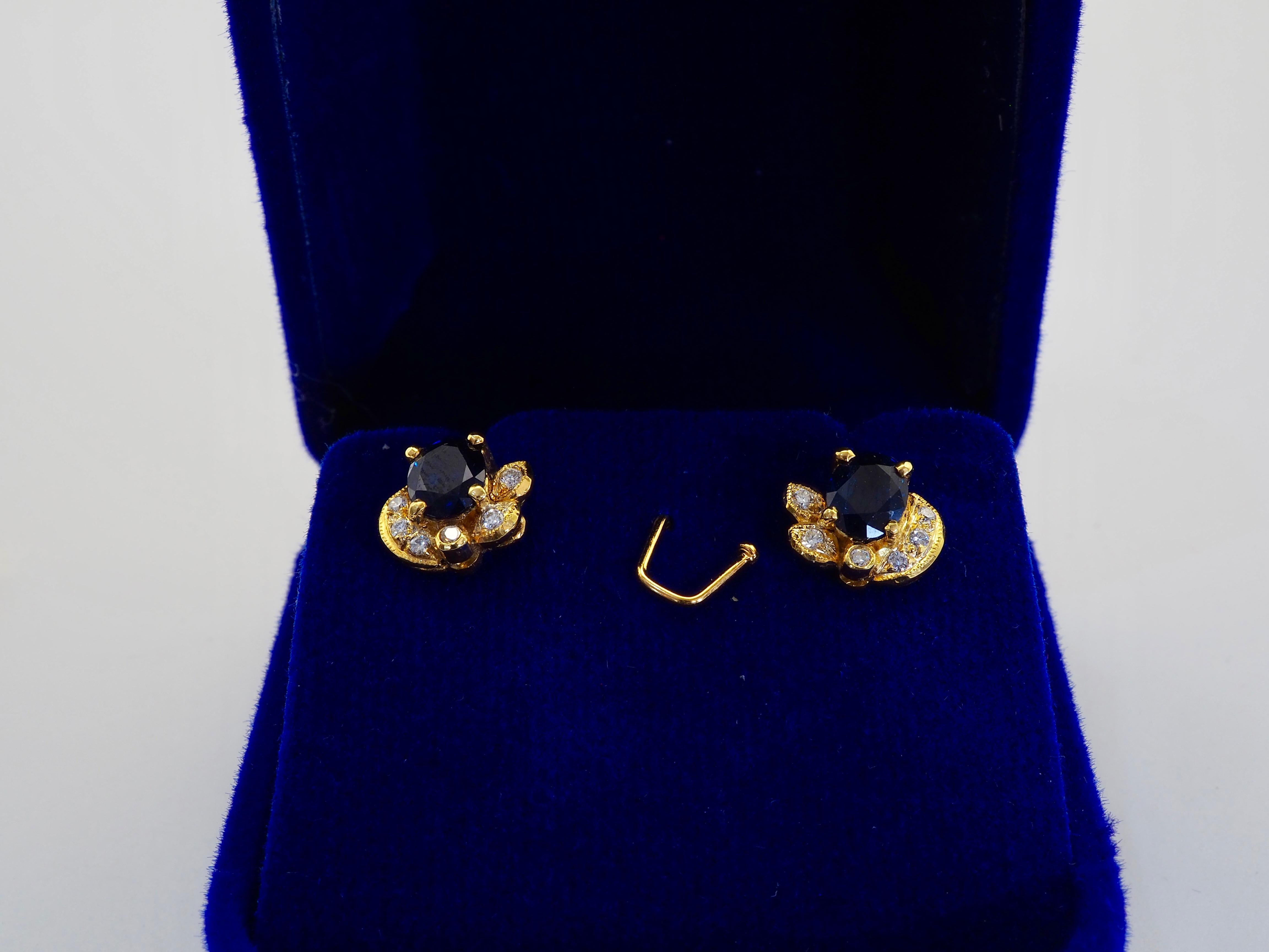 18K Gold 1.70ct Blue Sapphire & 0.12ct Diamond Floral Stud Earrings For Sale 1