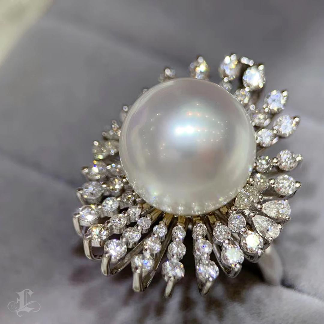 【Crown Radiance】Convertible Sunflare Halo South Sea Pearl Diamond Ring-Pendant For Sale 2