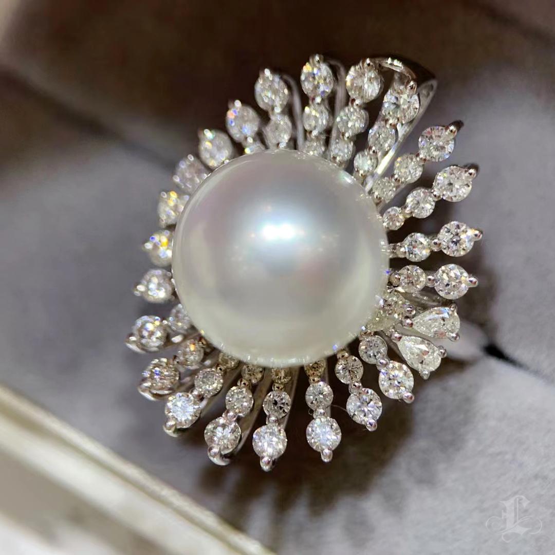 【Crown Radiance】Convertible Sunflare Halo South Sea Pearl Diamond Ring-Pendant For Sale 4