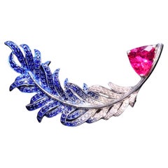 Broche/Colgante Pluma de Oro de 18k 1,78 CT Turmalina Rosa y Zafiro con Diamantes
