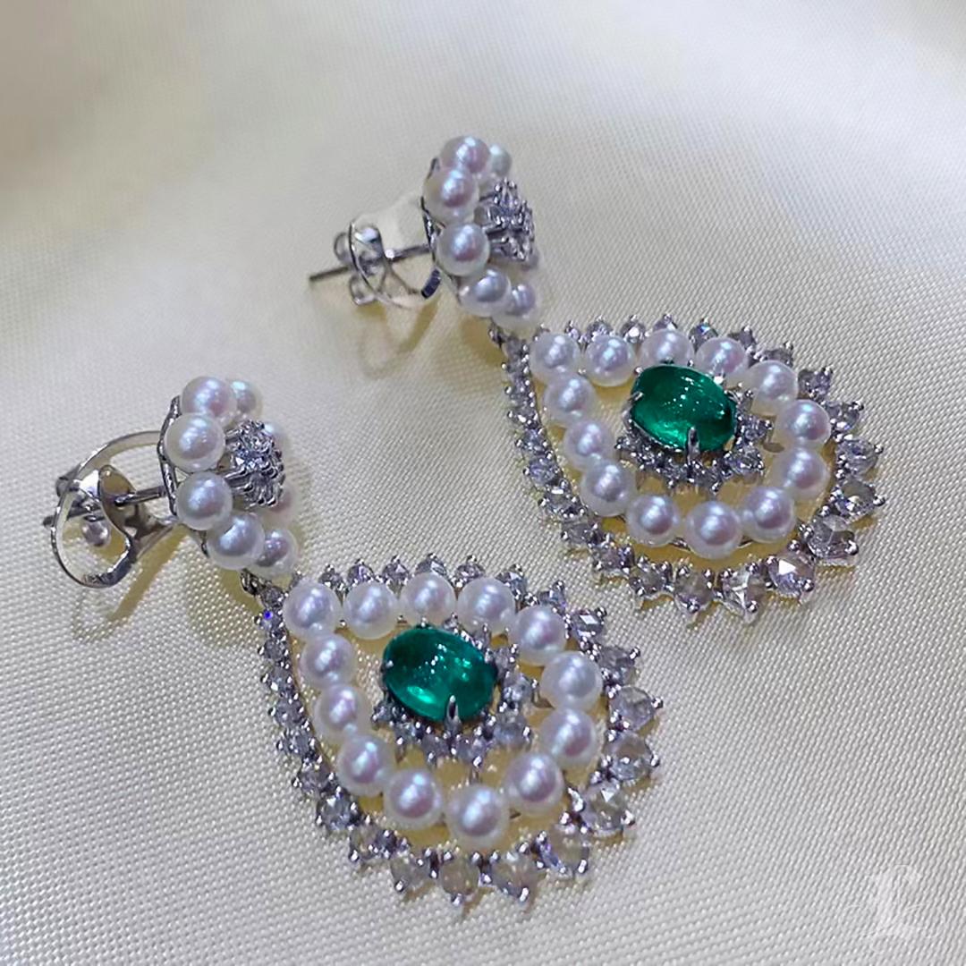 【Jādora】Imperial Teardrop Baby Akoya Pearl Emerald Diamond Earrings For Sale 1