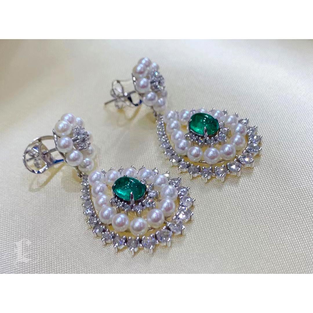 【Jādora】Imperial Teardrop Baby Akoya Pearl Emerald Diamond Earrings For Sale 3