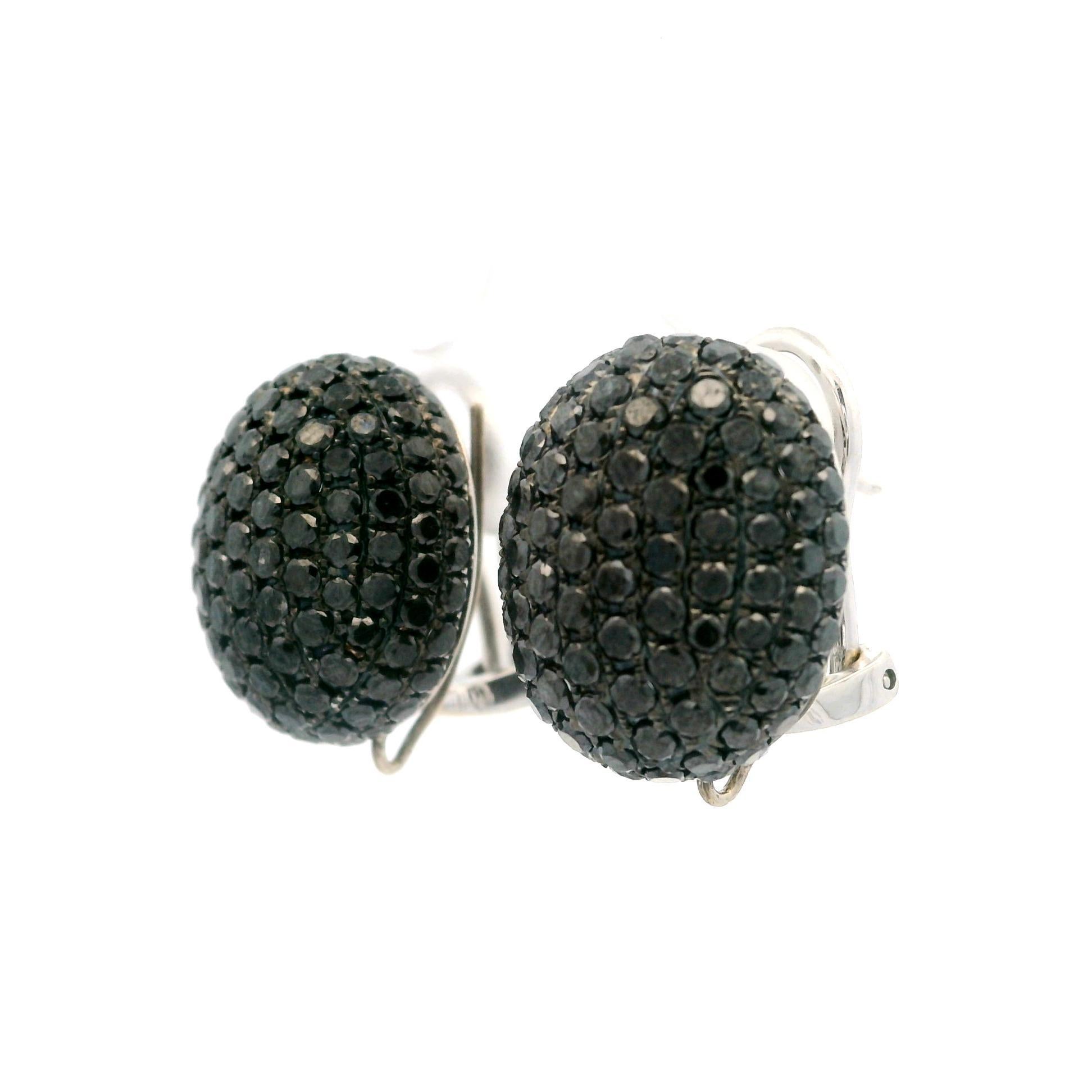 18 Karat Gold 17 Karat Pave Schwarzer Diamant Saphir Tag Nacht Ohrhänger Omega Ohrringe mit Tropfen im Angebot 13