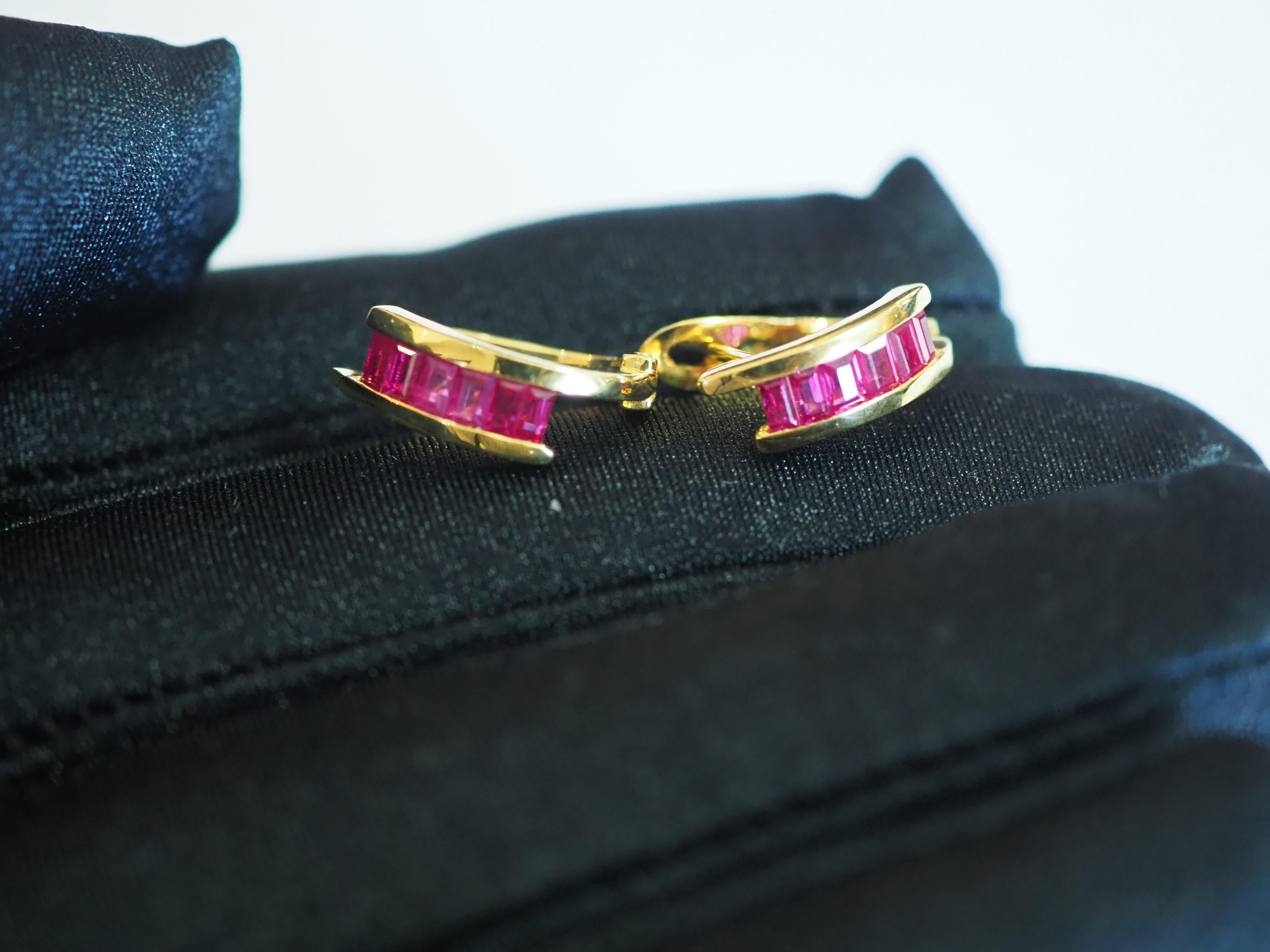 No Reserve- 18K Gold 1.80ct Channelled Baguette Ruby Lever Back Stud Earrings  In New Condition In เกาะสมุย, TH