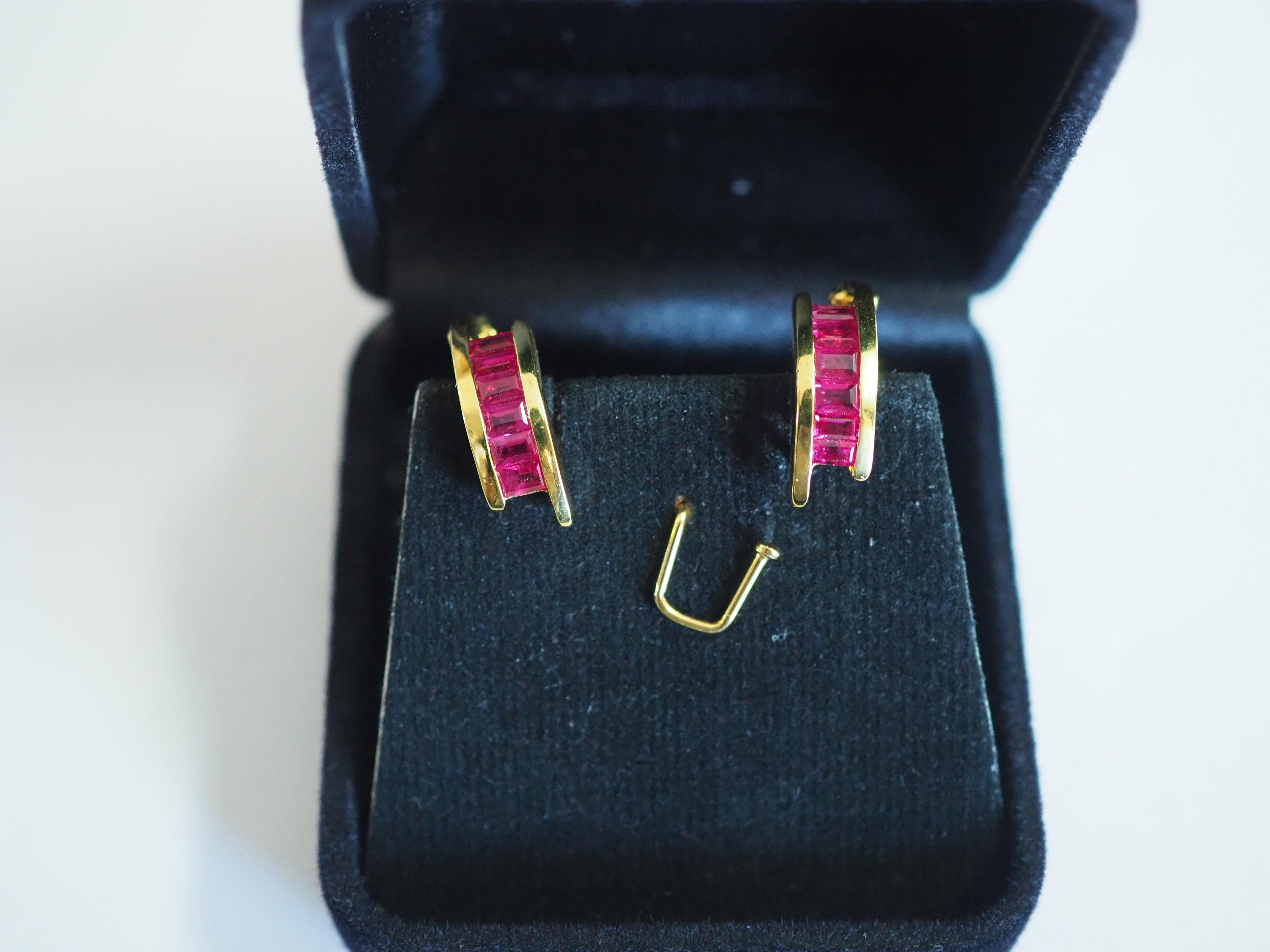 Women's or Men's No Reserve- 18K Gold 1.80ct Channelled Baguette Ruby Lever Back Stud Earrings 