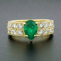 18k Gold 1.80ct Pear Cut Emerald Solitaire & Pave Round Diamond Engagement Ring