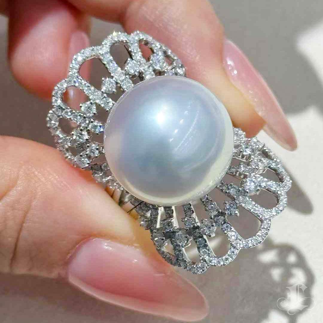 【Crown Radiance】Regal Fan Convertible Aurora South Sea Pearl & Diamond Ring For Sale 1